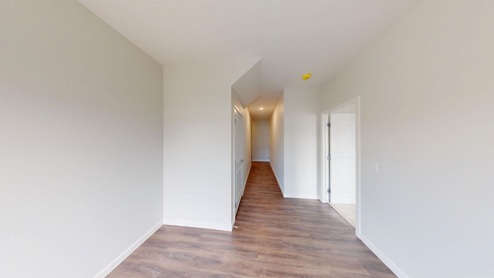 Le Mars Apartment: 427 4th Street NW