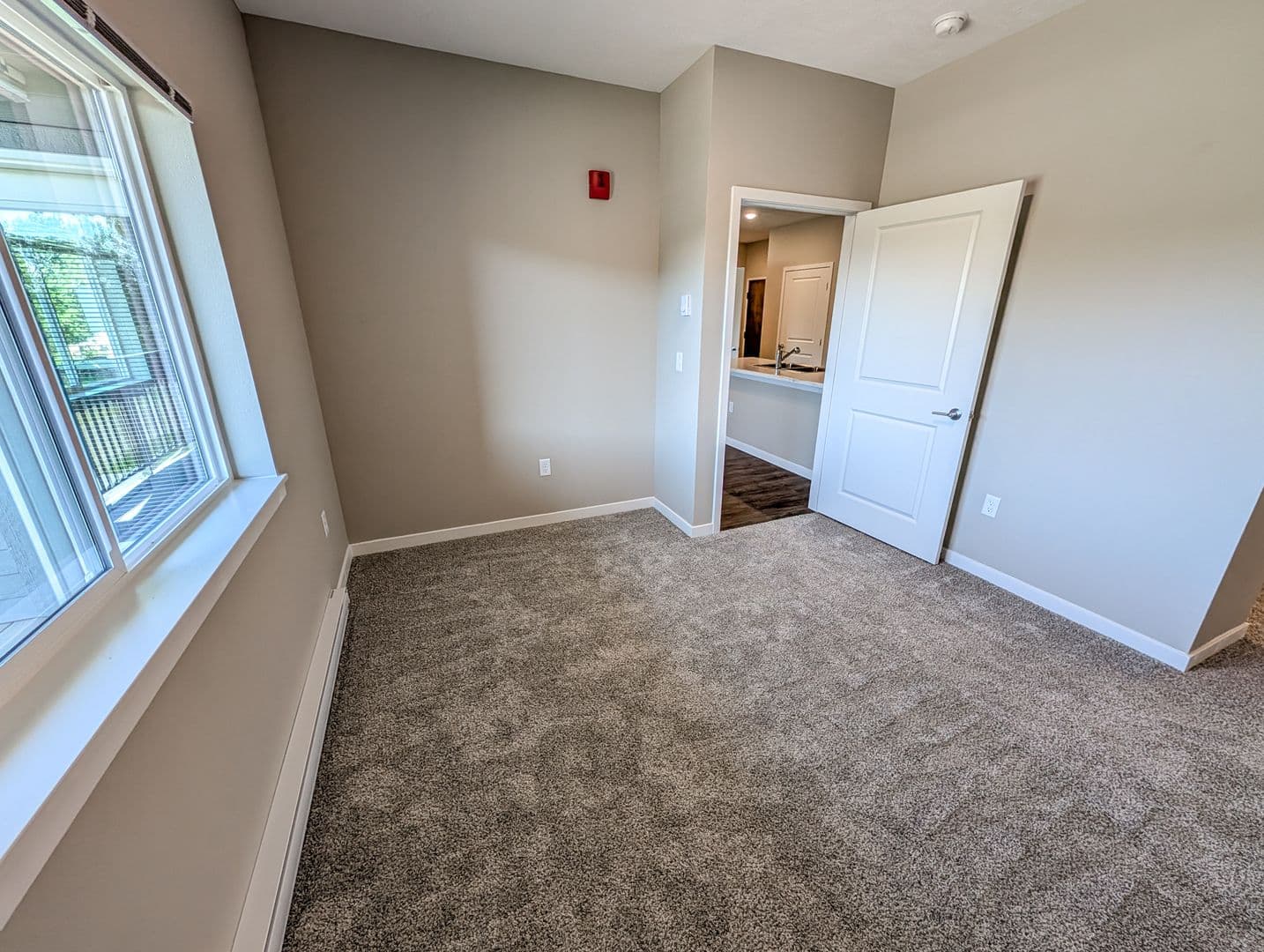 Spencer Apartment: 410 8th Street SE