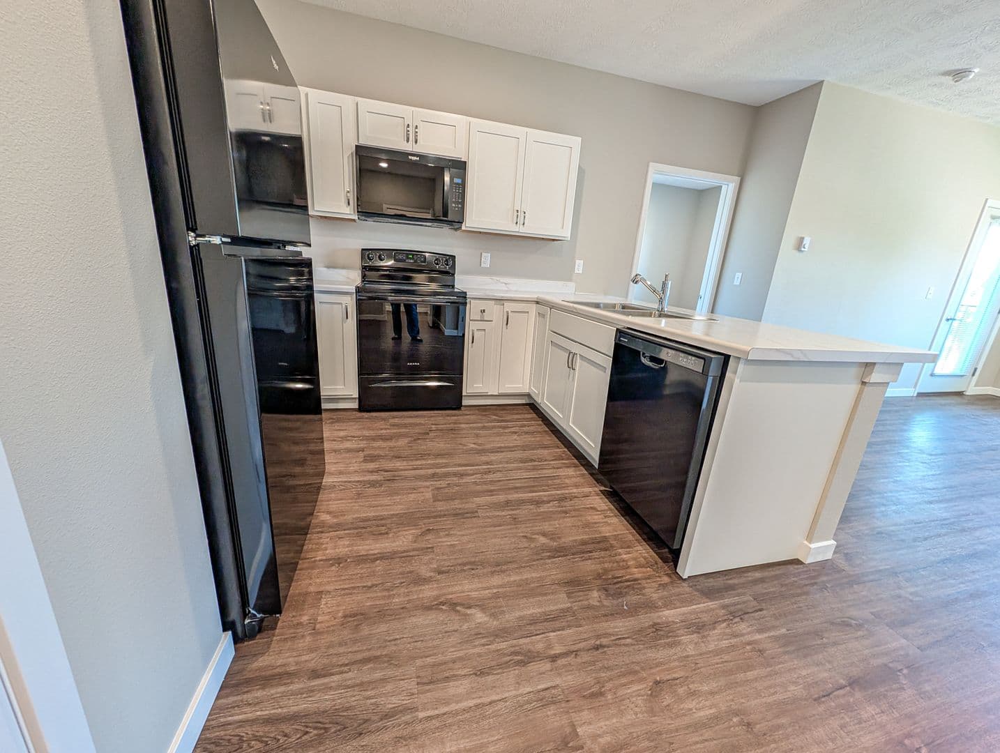 Spencer Apartment: 410 8th Street SE