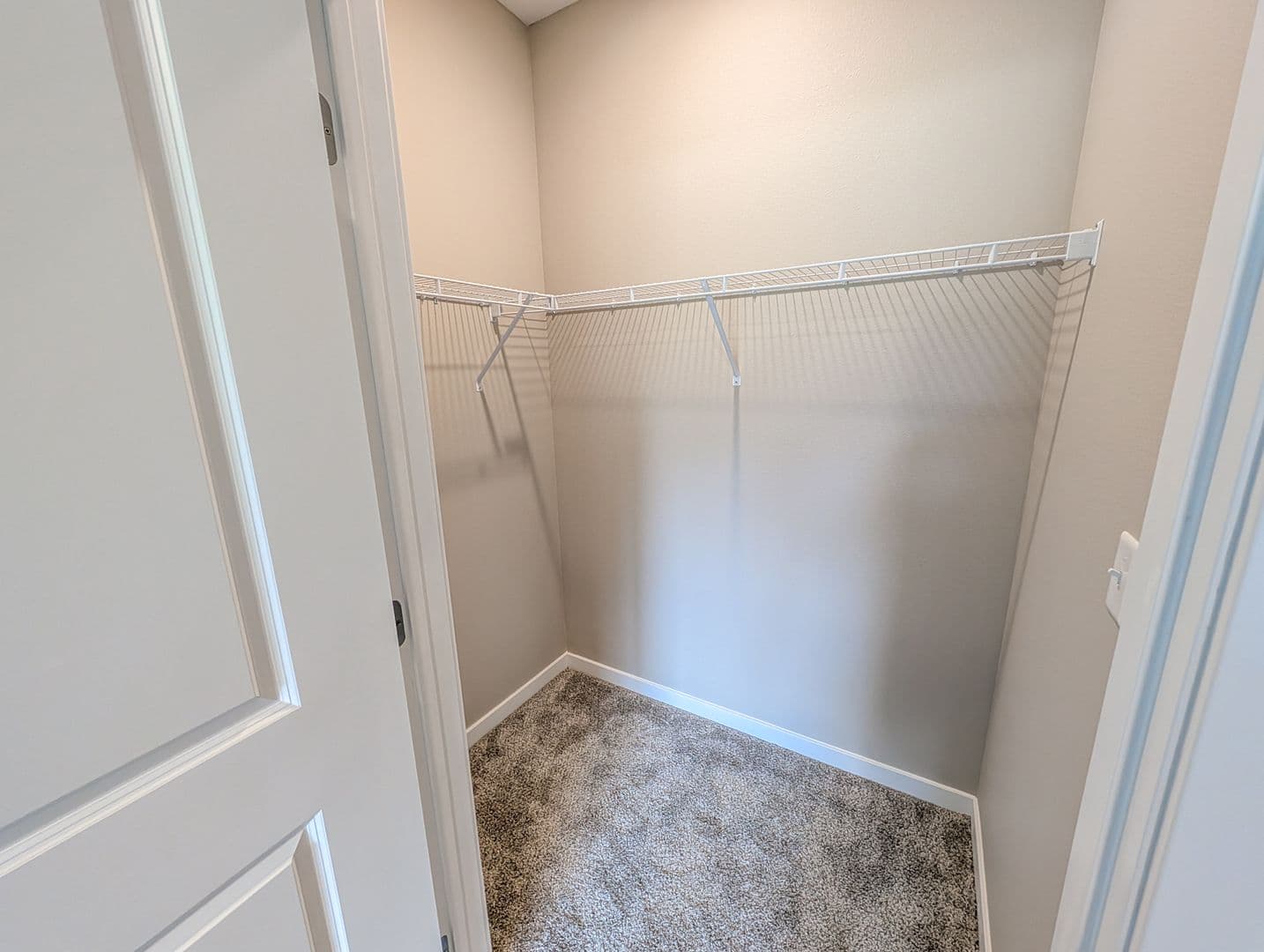 Spencer Apartment: 410 8th Street SE