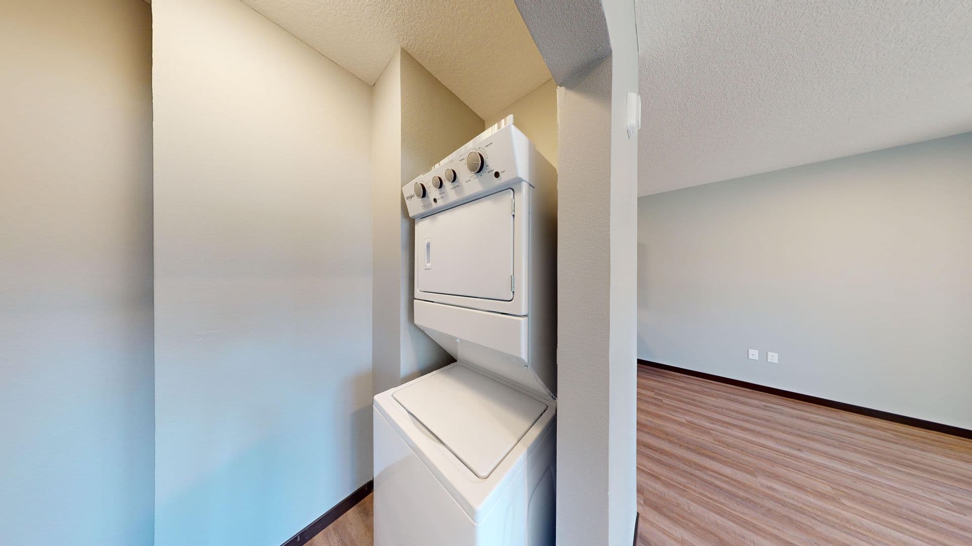 Mason City Apartment: 100 4th St. SW