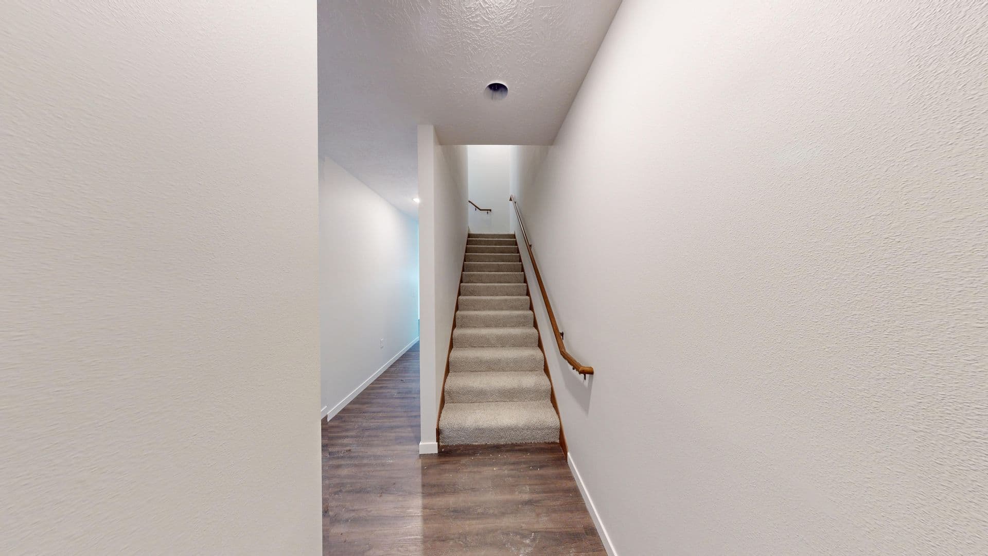Le Mars Apartment: 427 4th Street NW