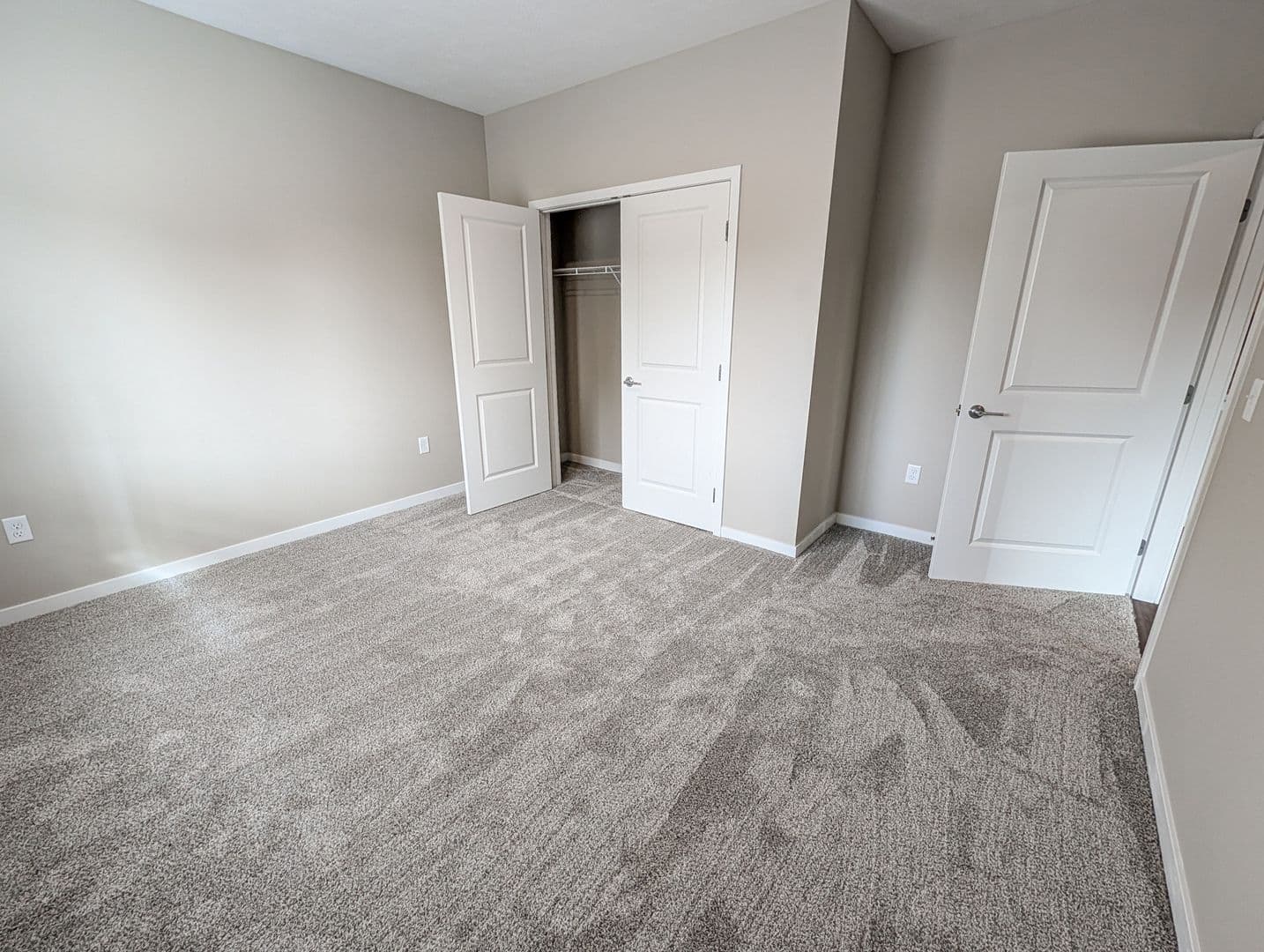 Spencer Apartment: 410 8th Street SE