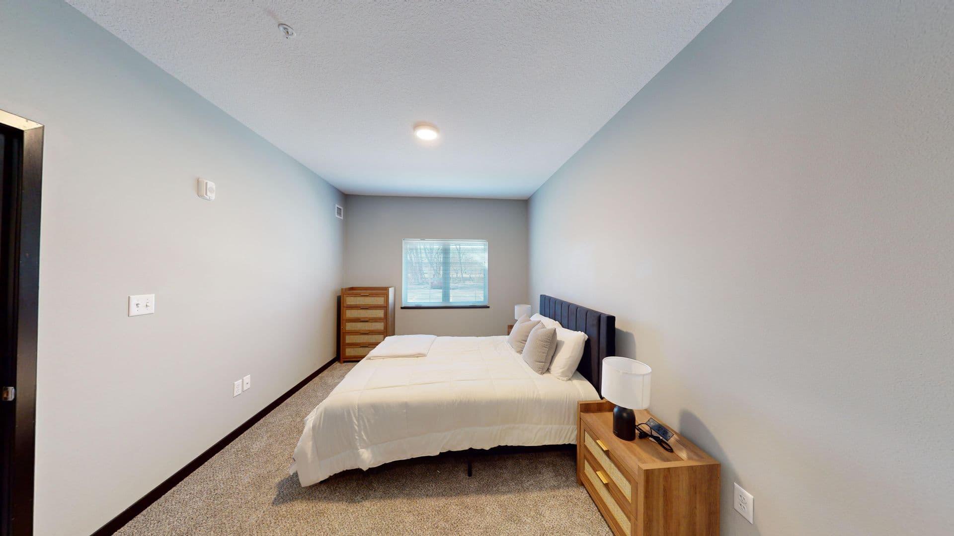 Mason City Apartment: 100 4th St. SW