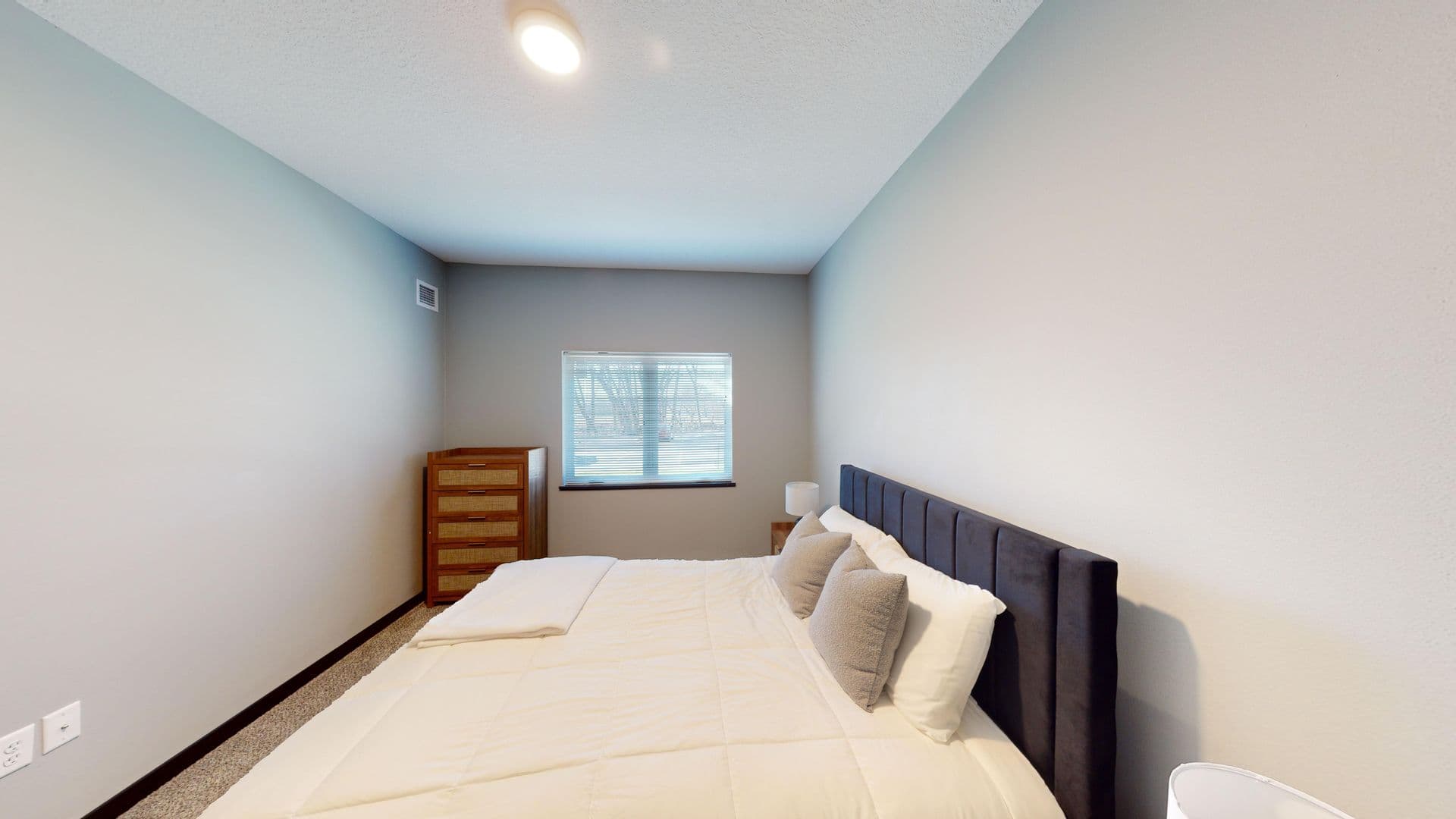 Mason City Apartment: 100 4th St. SW