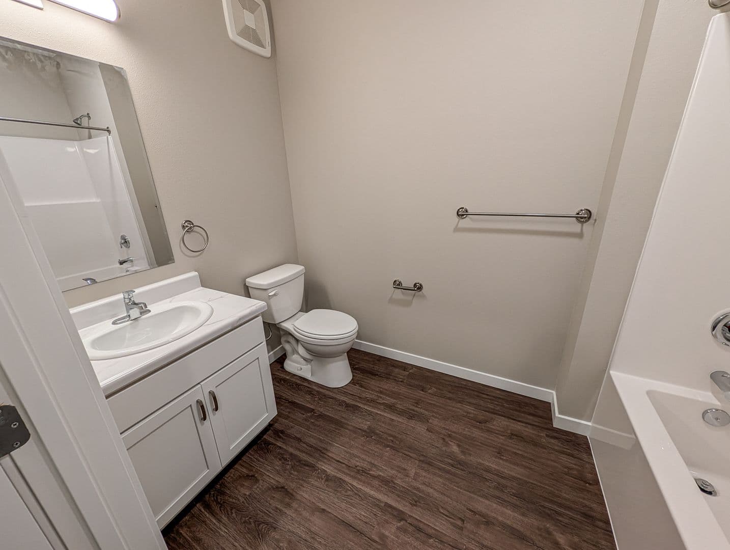 Spencer Apartment: 410 8th Street SE