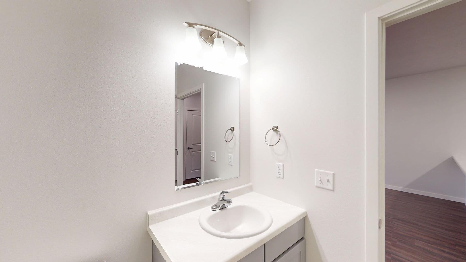Le Mars Apartment: 427 4th Street NW