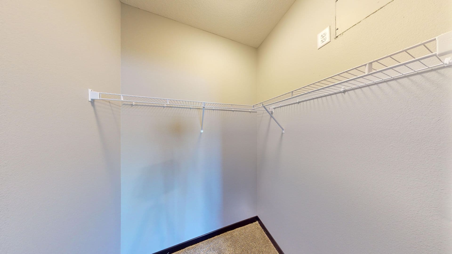 Mason City Apartment: 100 4th St. SW