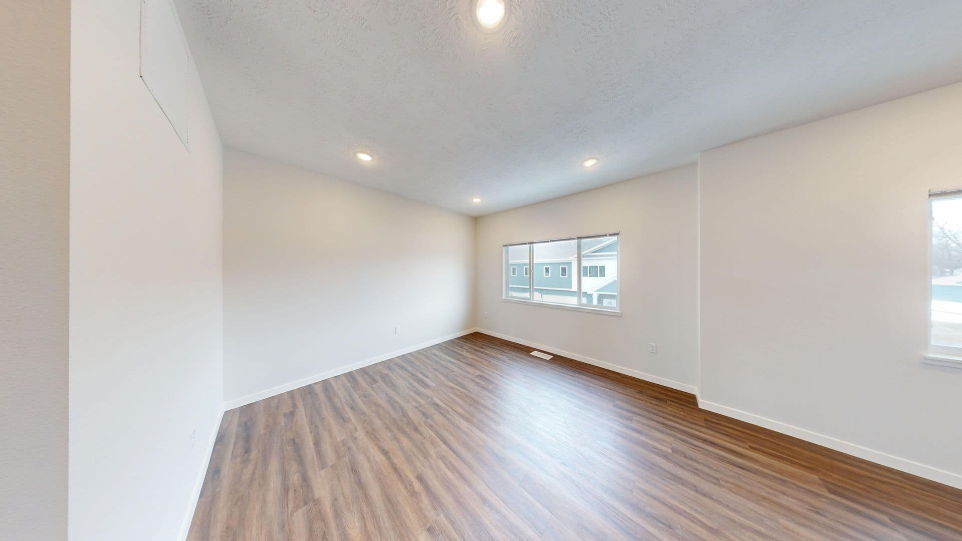 Le Mars Apartment: 427 4th Street NW