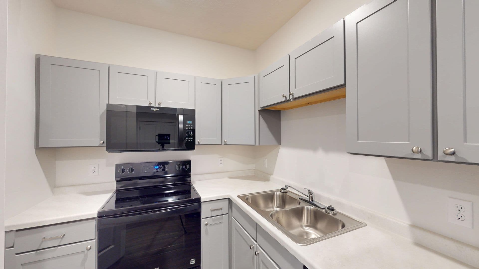 Le Mars Apartment: 427 4th Street NW