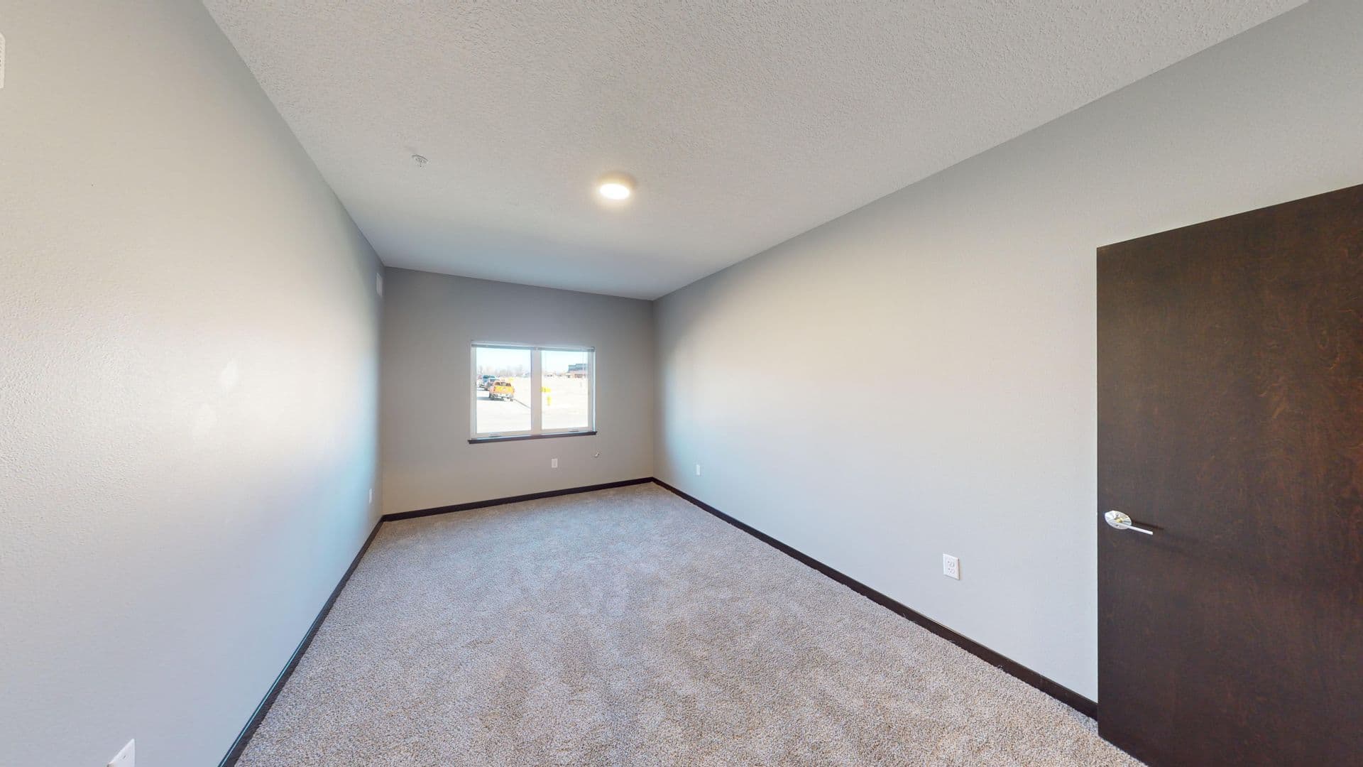 Mason City Apartment: 100 4th St. SW