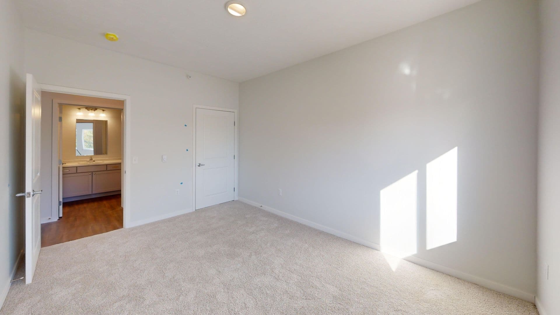 Le Mars Apartment: 427 4th Street NW
