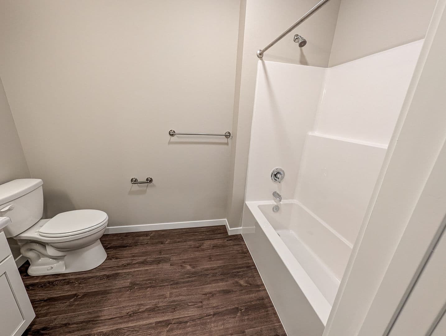 Spencer Apartment: 410 8th Street SE
