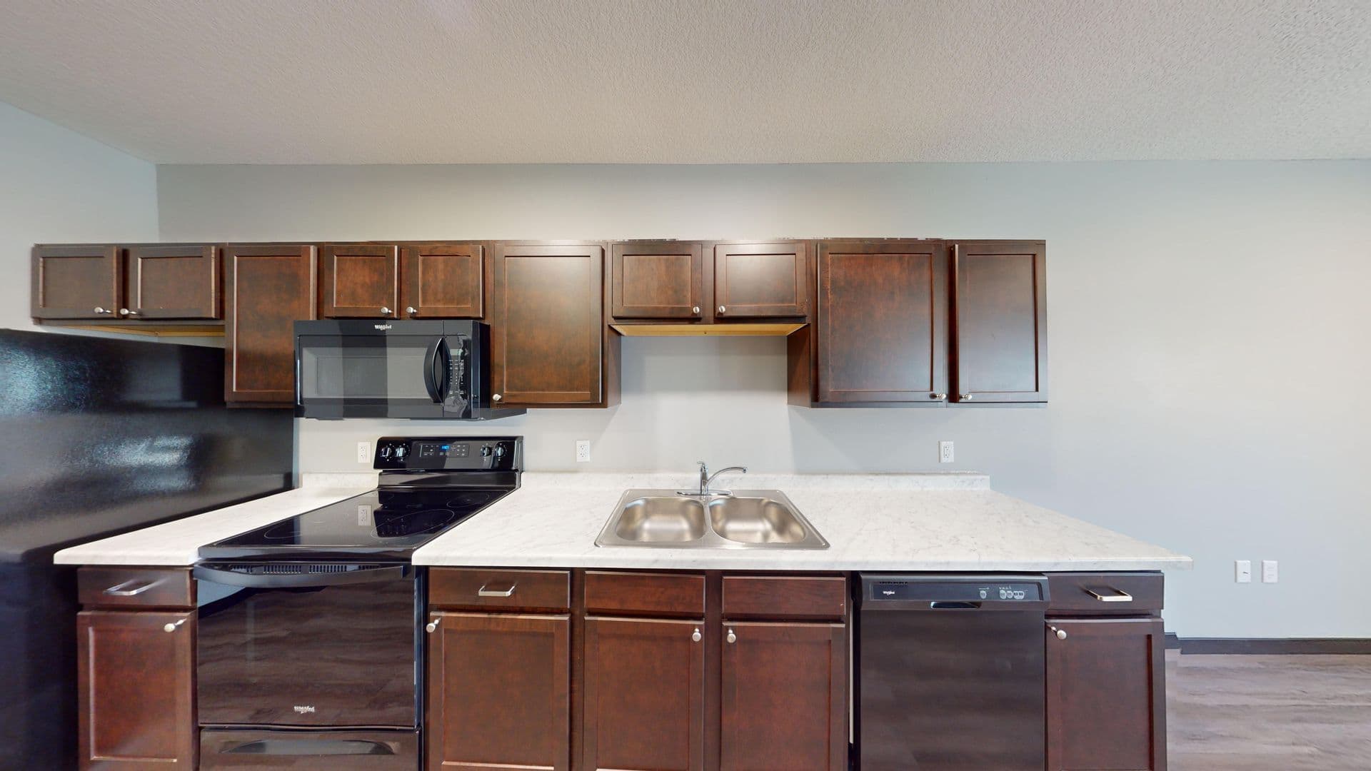 Mason City Apartment: 100 4th St. SW