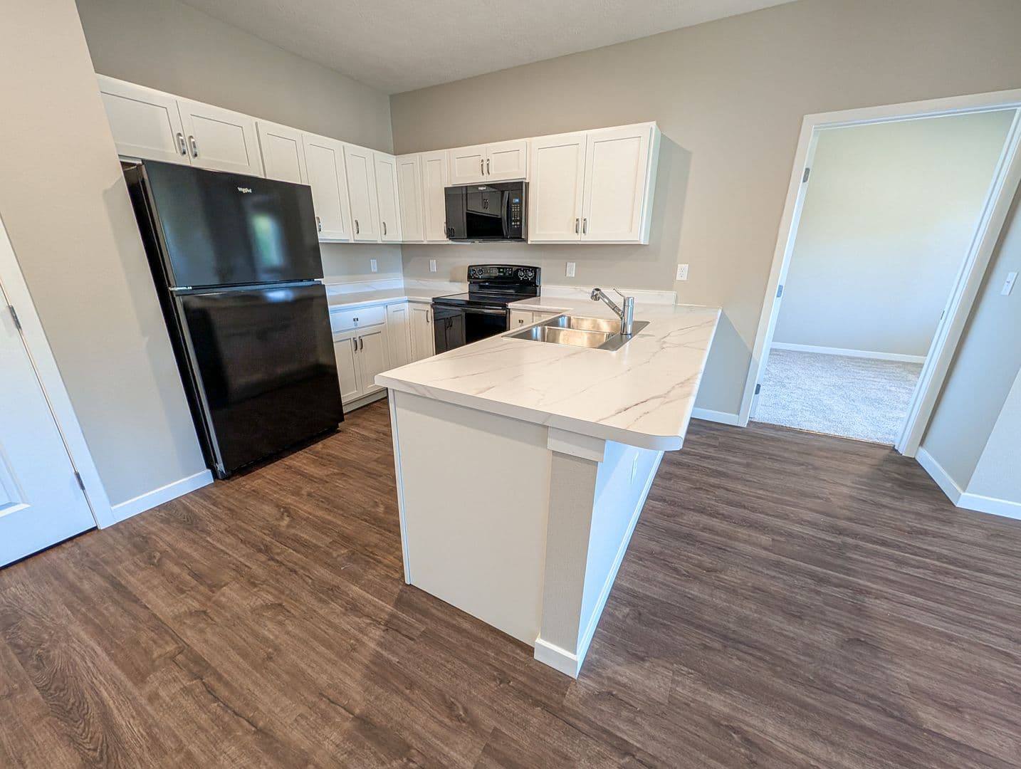 Spencer Apartment: 410 8th Street SE