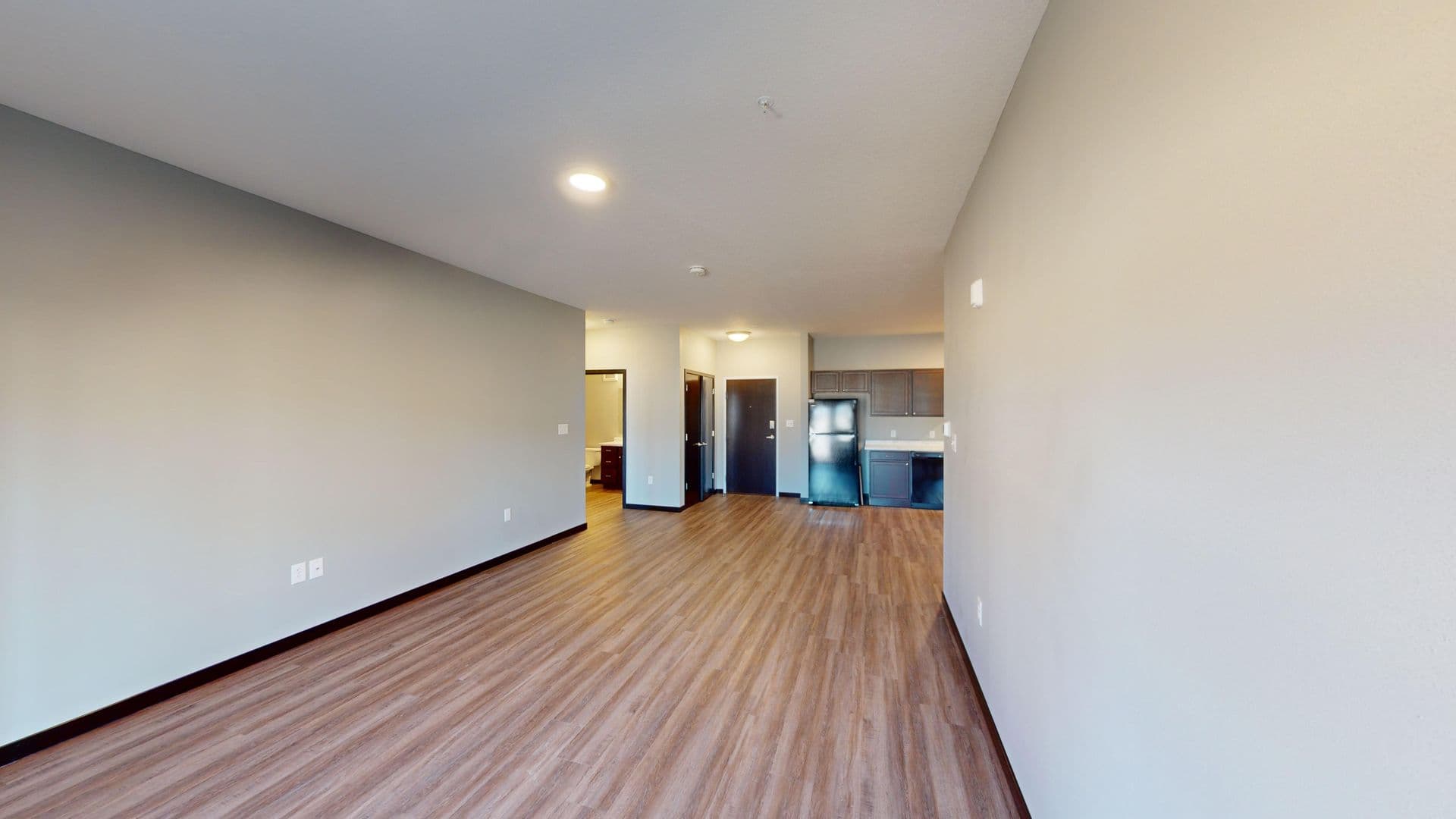 Mason City Apartment: 100 4th St. SW