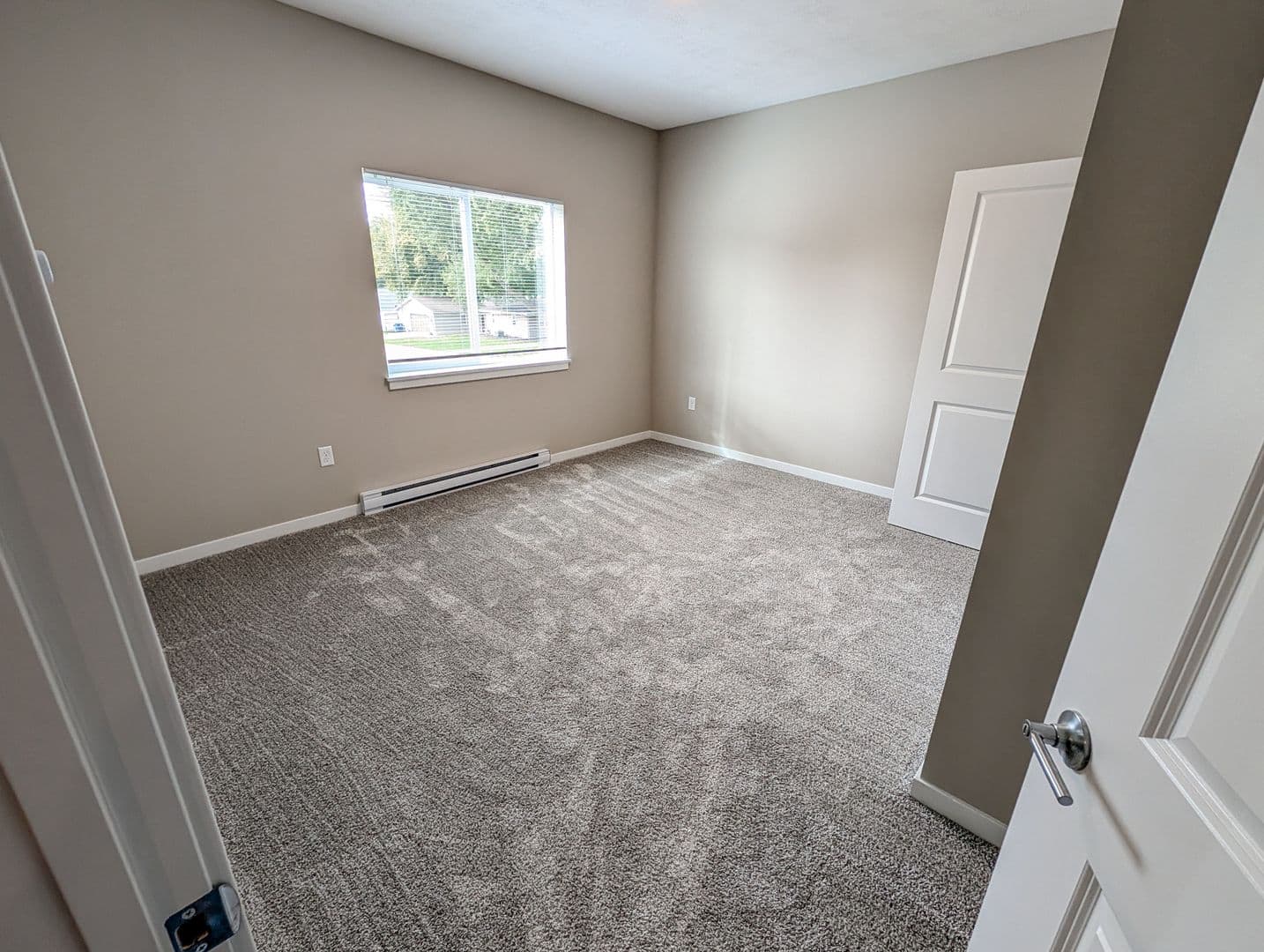 Spencer Apartment: 410 8th Street SE