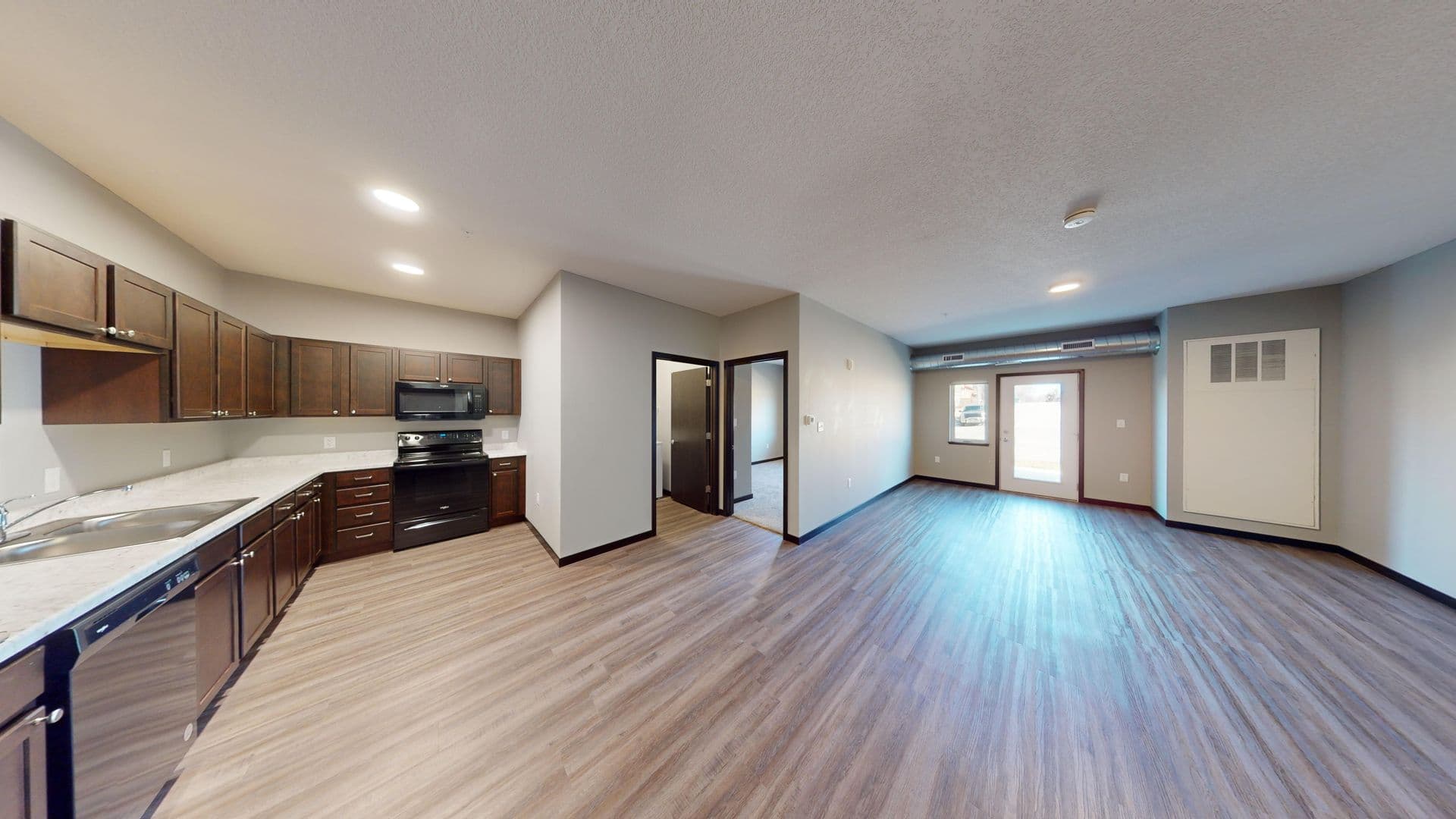 Mason City Apartment: 100 4th St. SW