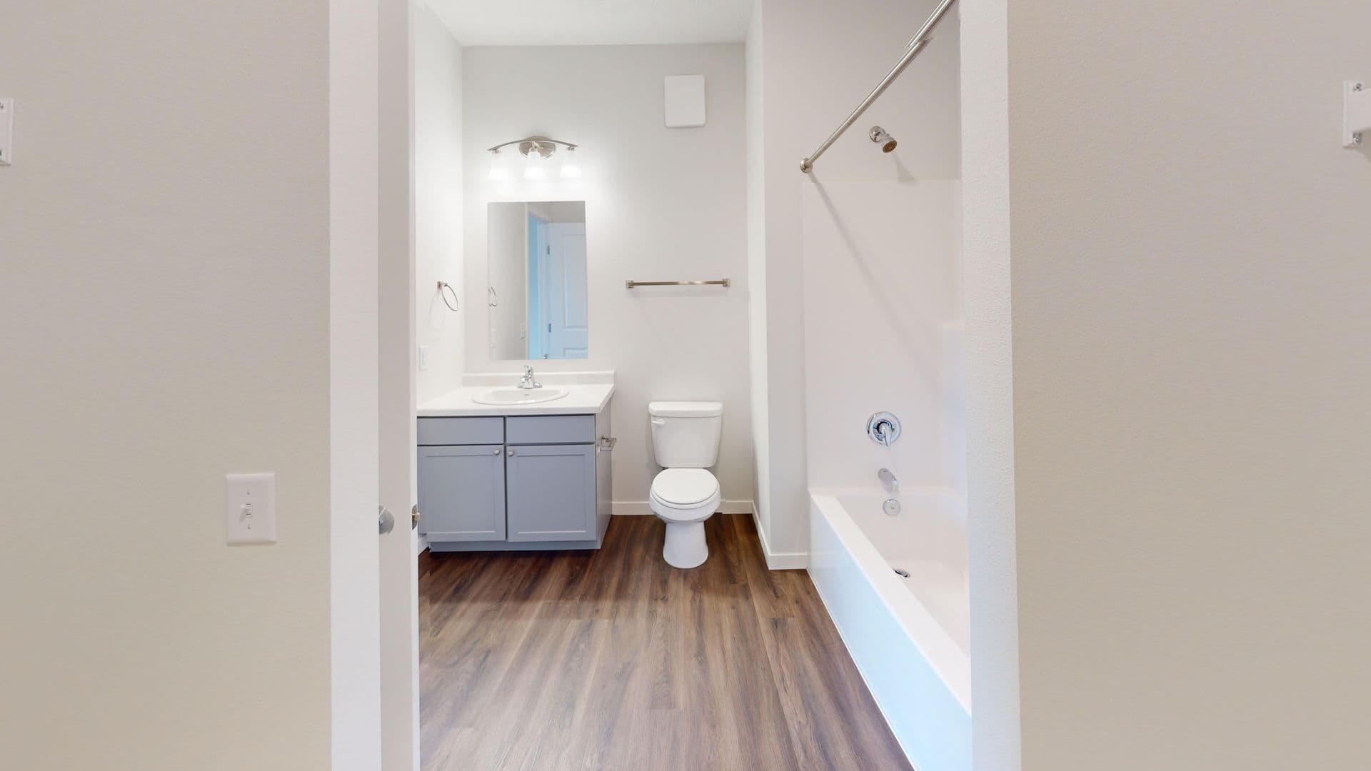 Le Mars Apartment: 427 4th Street NW