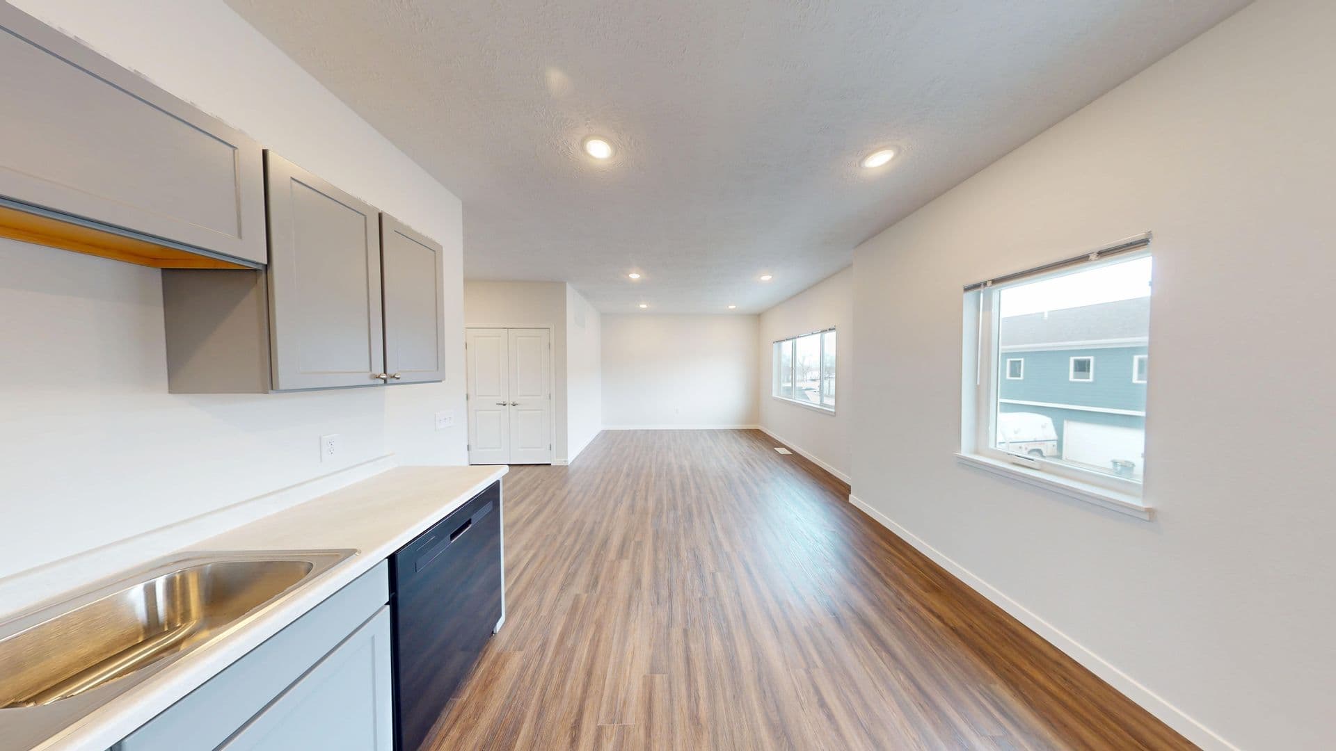 Le Mars Apartment: 427 4th Street NW