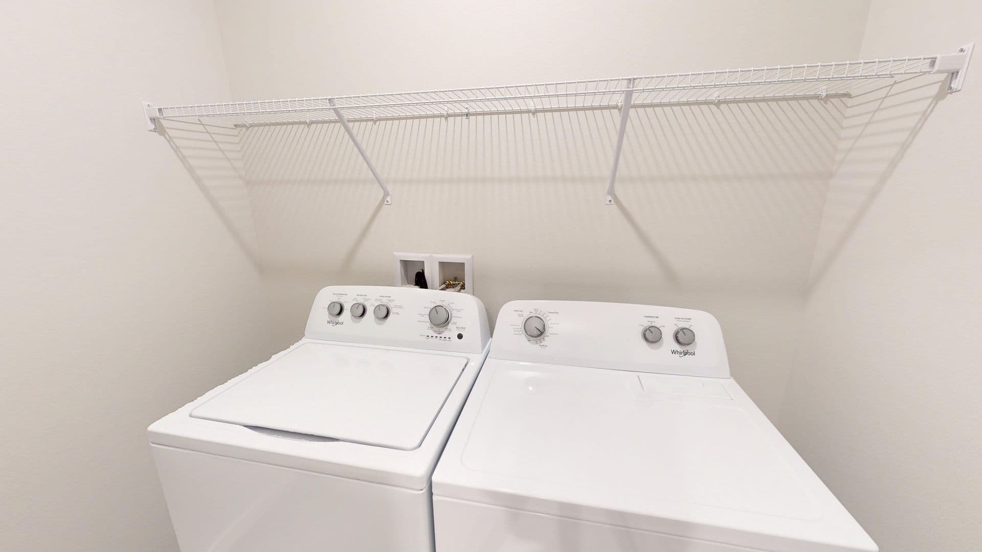 Le Mars Apartment: 427 4th Street NW
