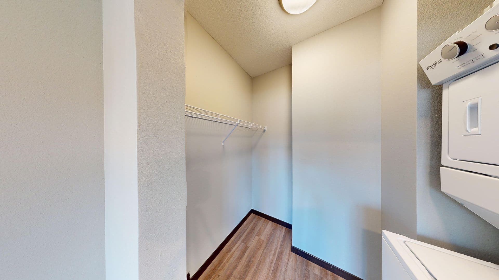Mason City Apartment: 100 4th St. SW
