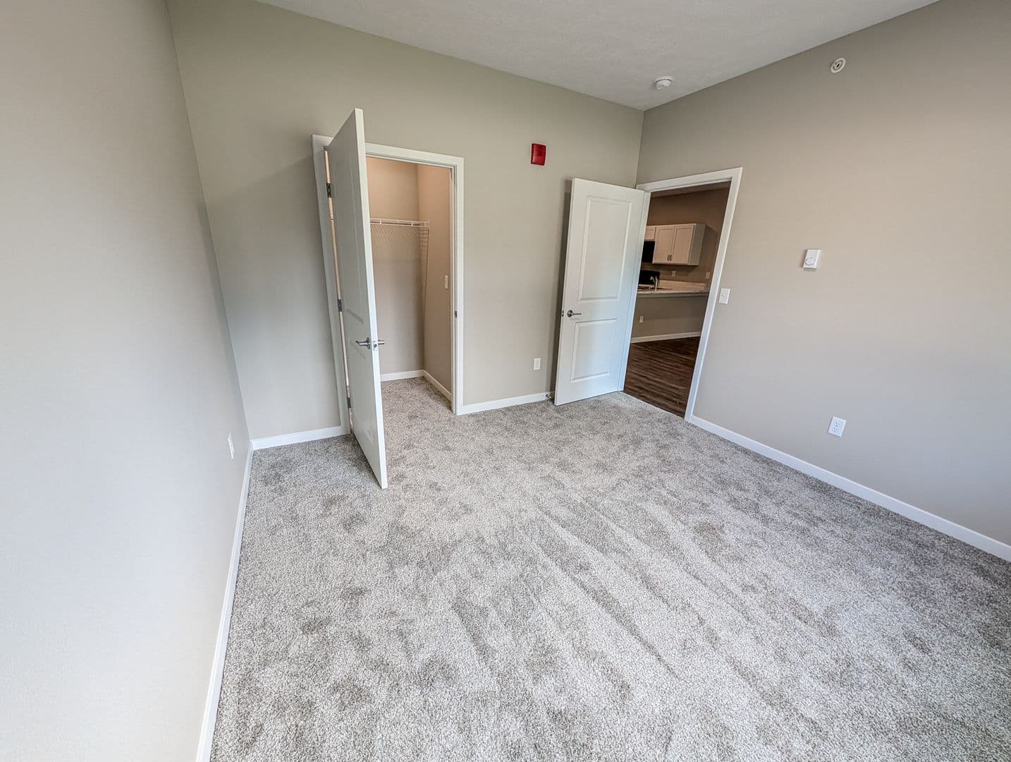 Spencer Apartment: 410 8th Street SE