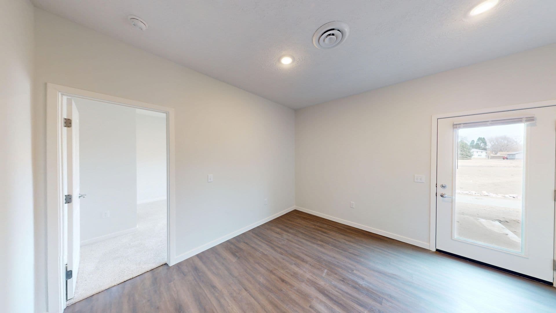 Le Mars Apartment: 427 4th Street NW