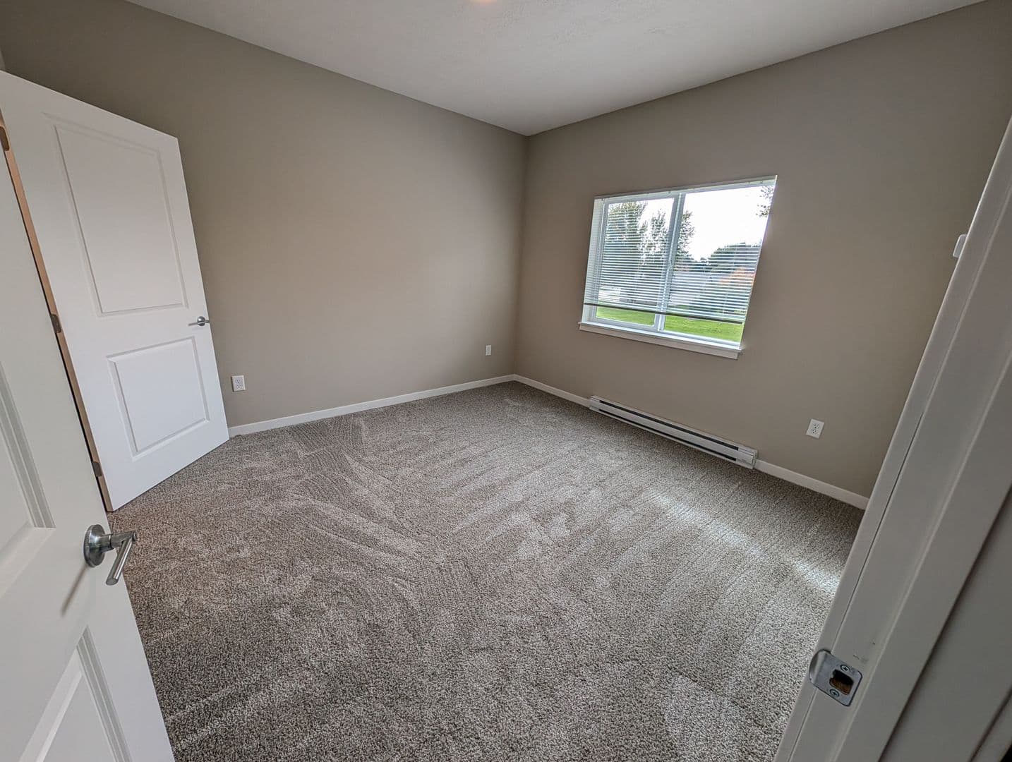 Spencer Apartment: 410 8th Street SE