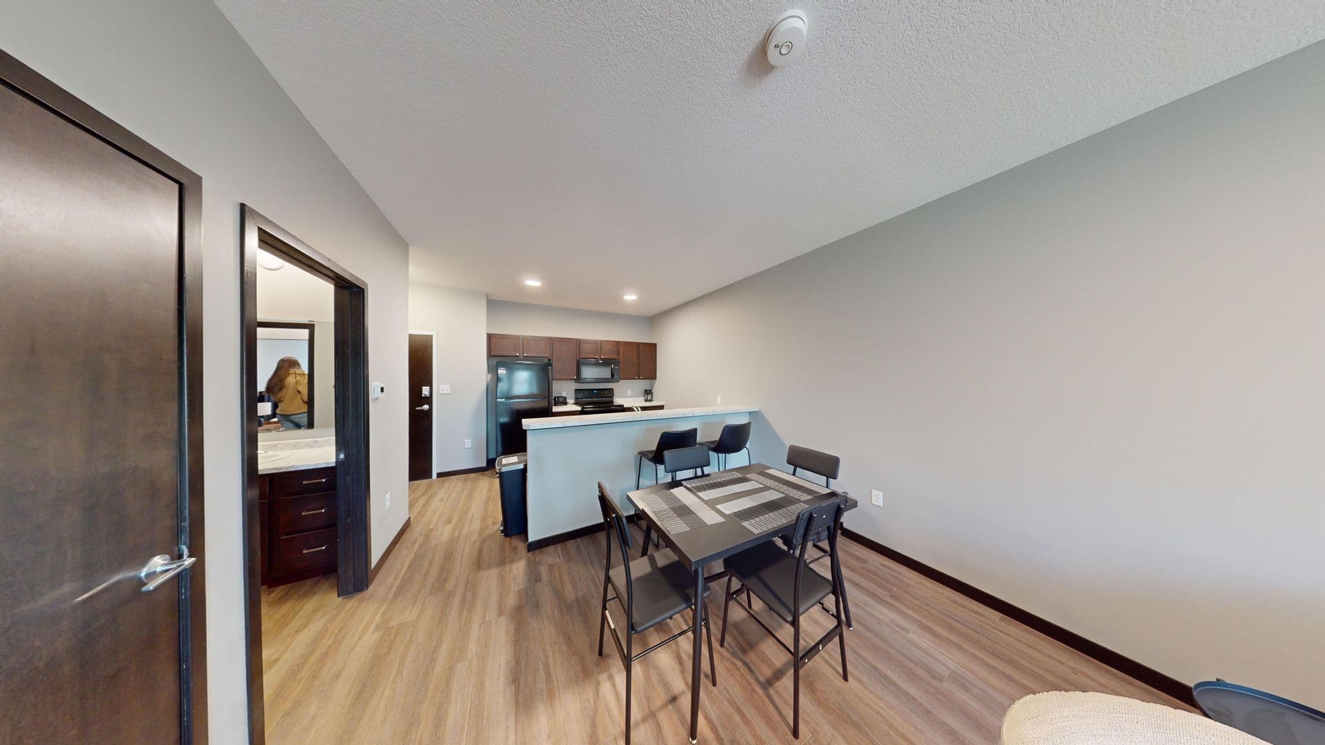 Mason City Apartment: 100 4th St. SW