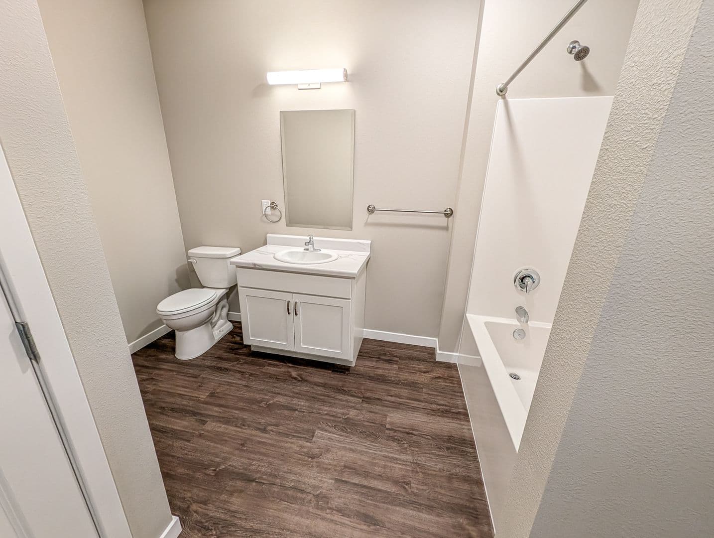 Spencer Apartment: 410 8th Street SE