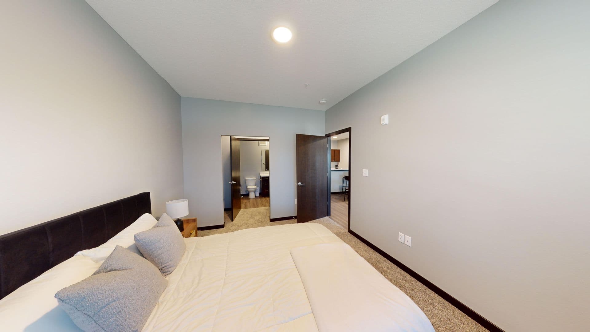 Mason City Apartment: 100 4th St. SW