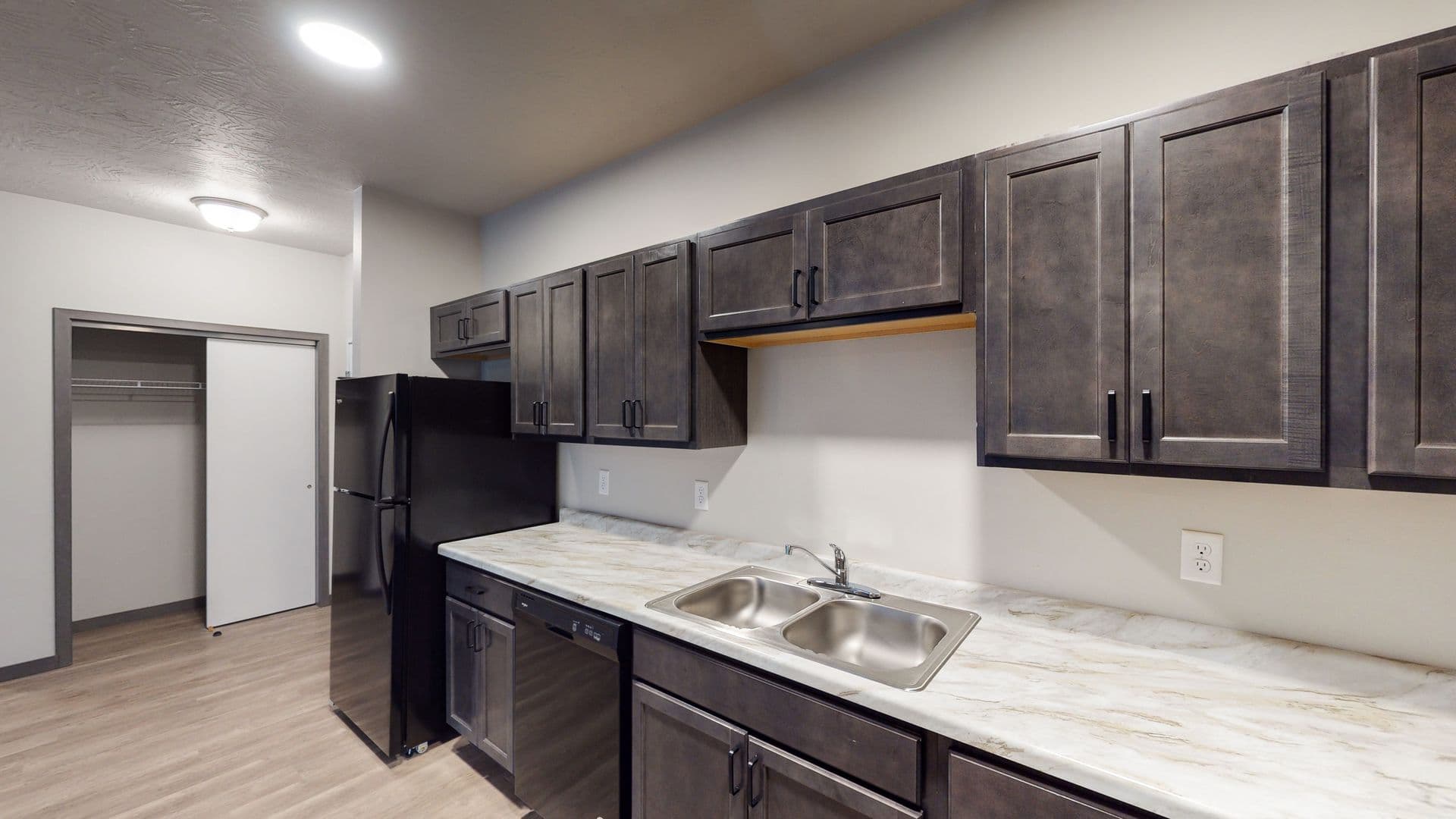 Fort Dodge Apartment: 2905 Dodger Dr.