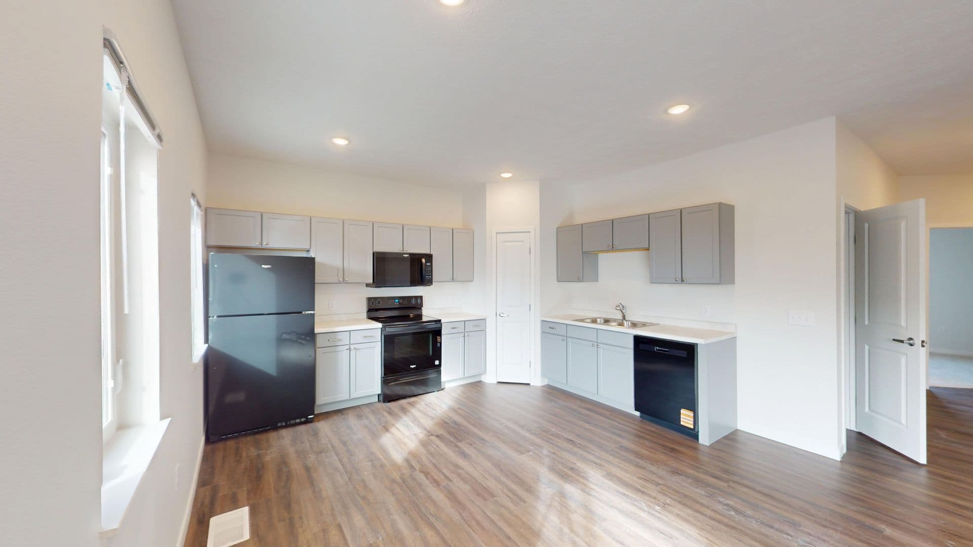 Le Mars Apartment: 427 4th Street NW