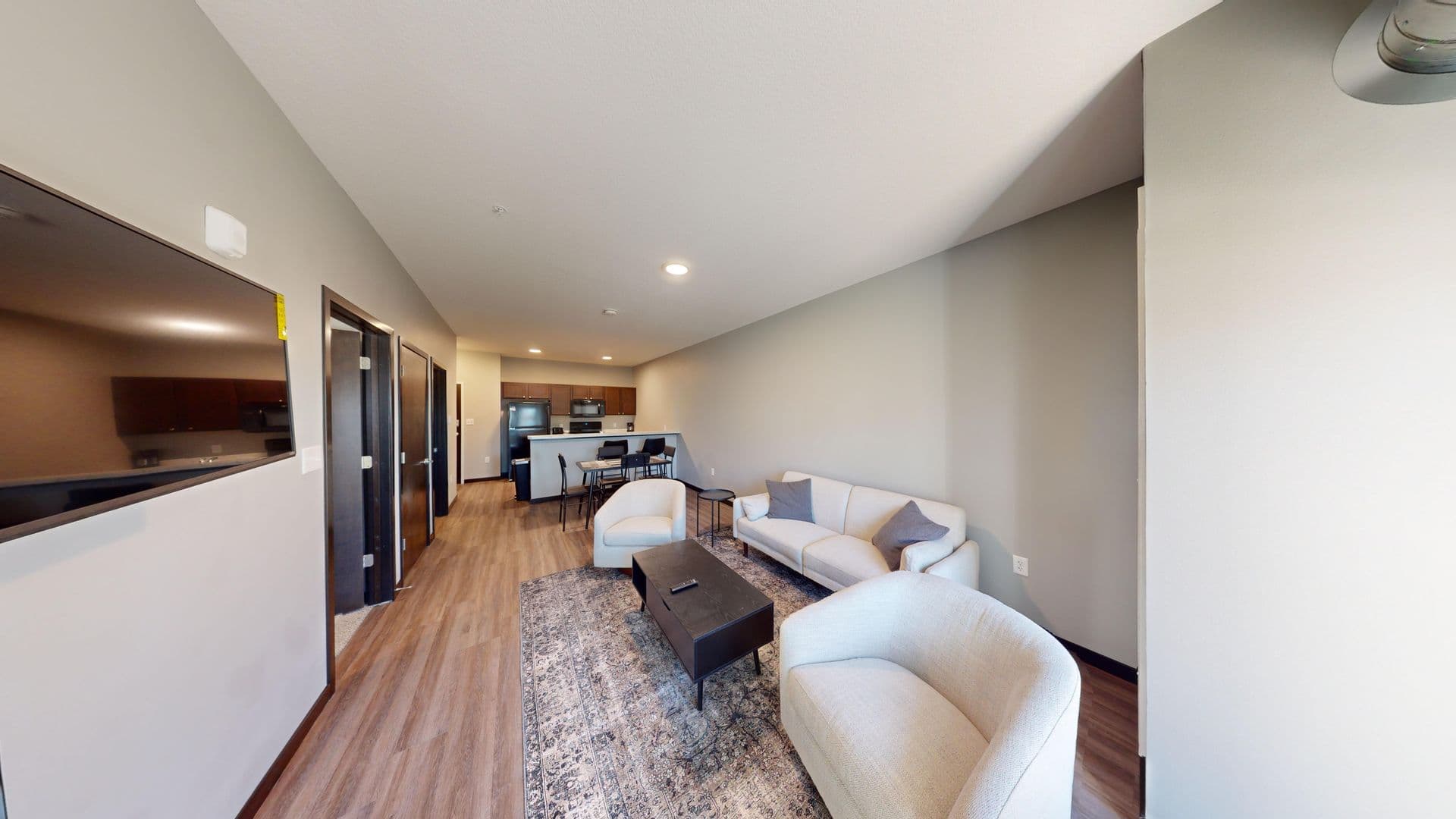 Mason City Apartment: 100 4th St. SW
