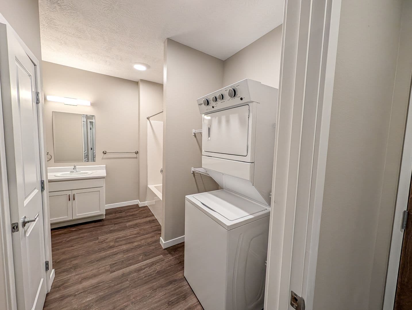 Spencer Apartment: 410 8th Street SE