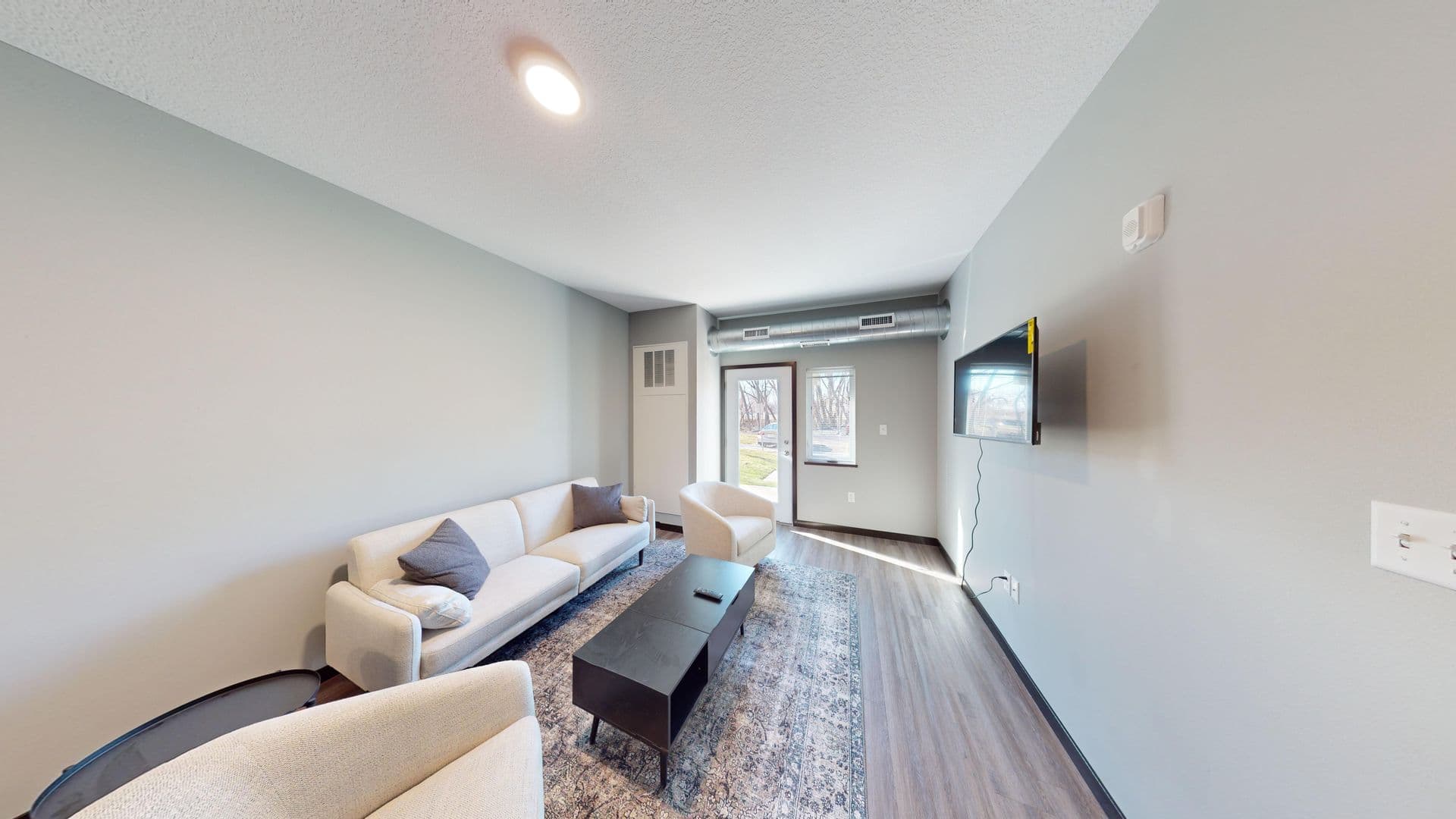 Mason City Apartment: 100 4th St. SW