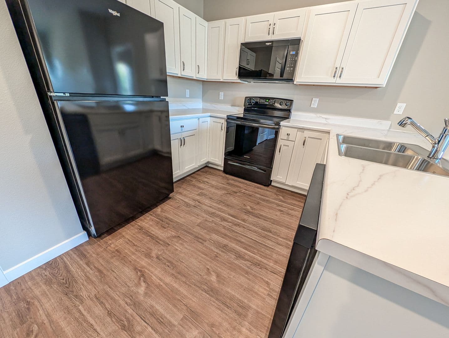 Spencer Apartment: 410 8th Street SE