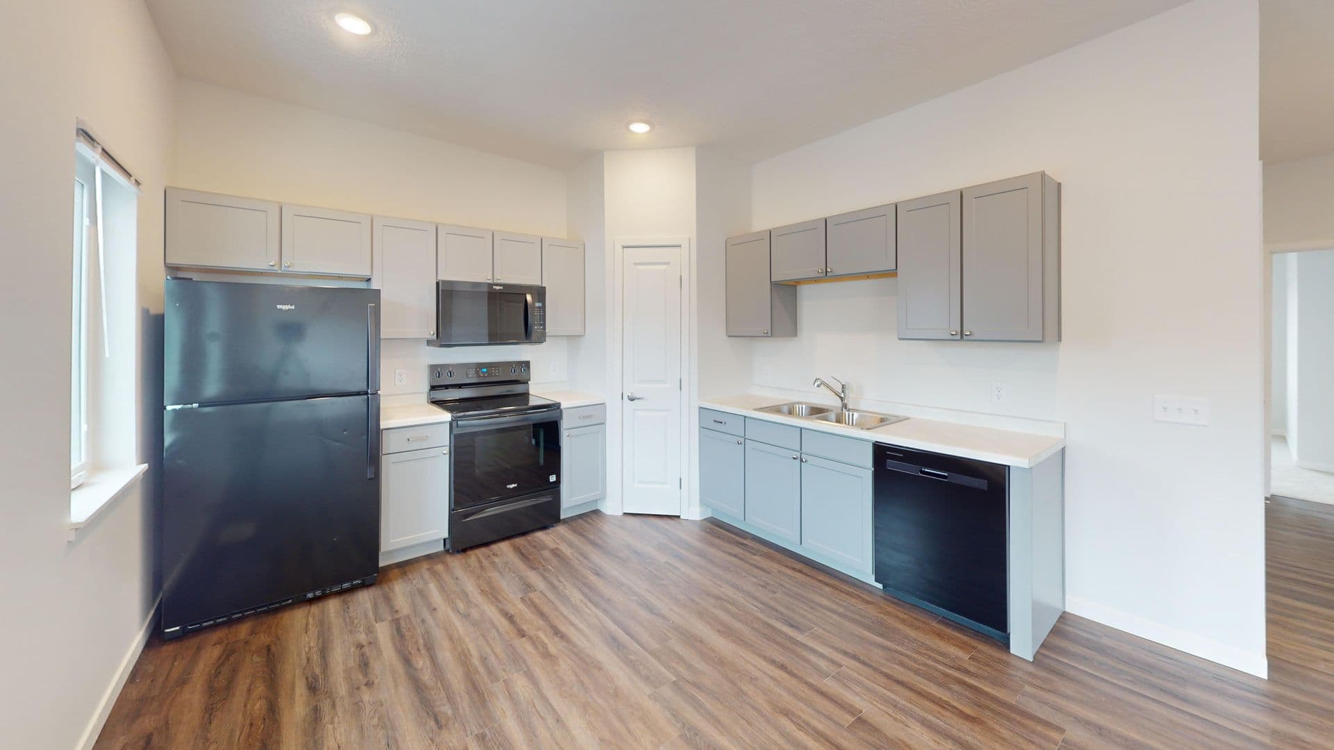 Le Mars Apartment: 427 4th Street NW