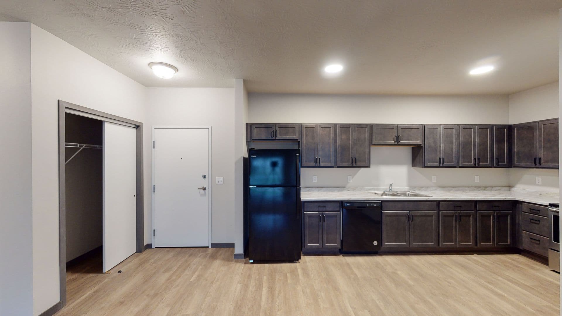 Fort Dodge Apartment: 2905 Dodger Dr.