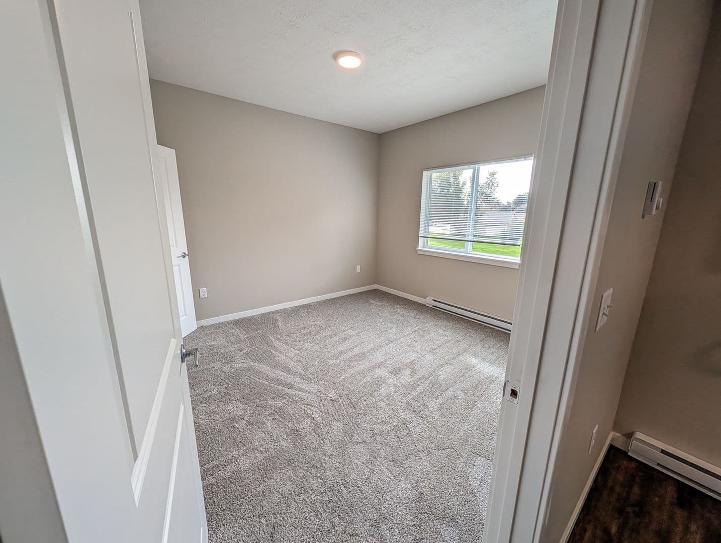Spencer Apartment: 410 8th Street SE