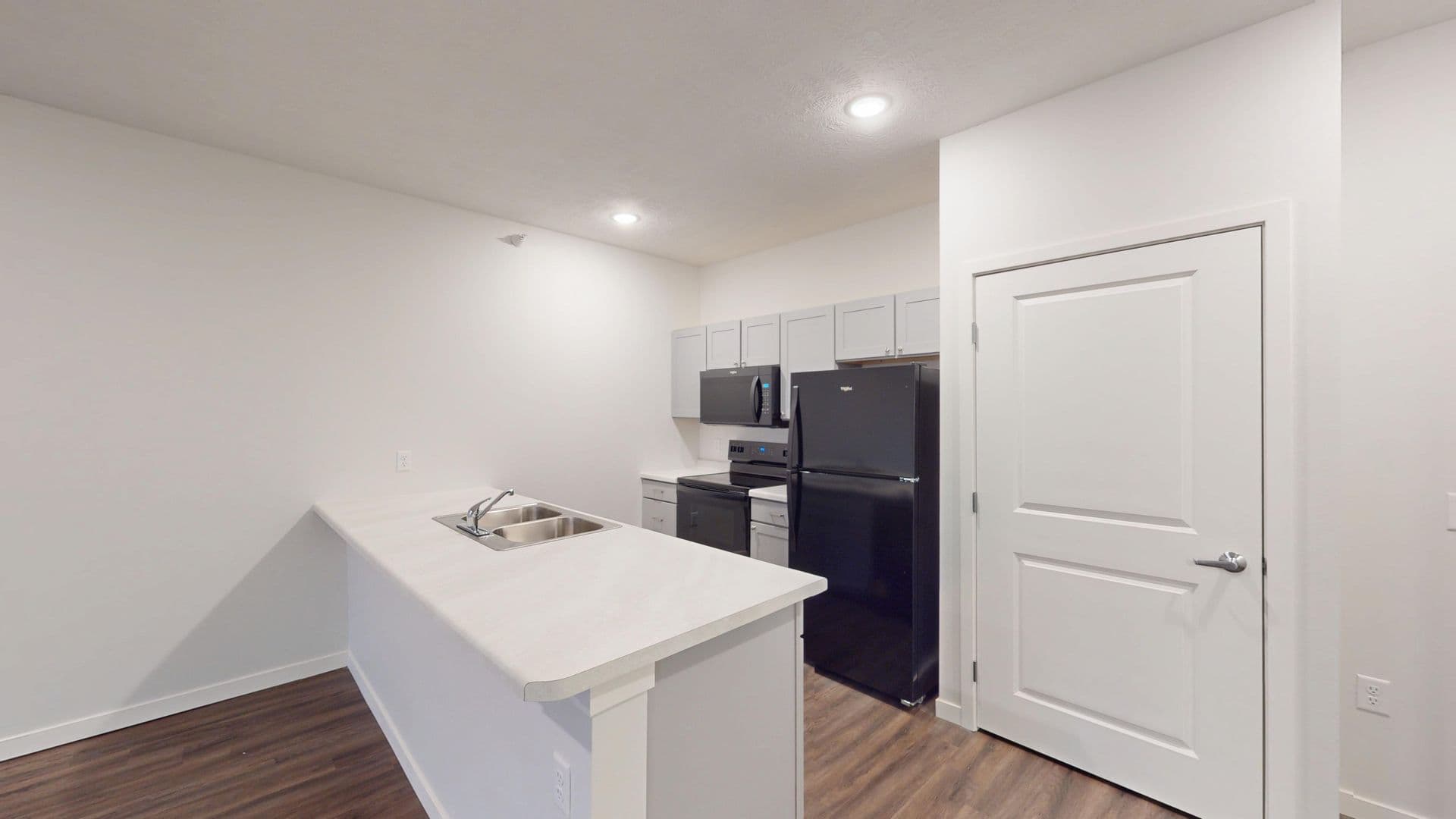 Le Mars Apartment: 427 4th Street NW