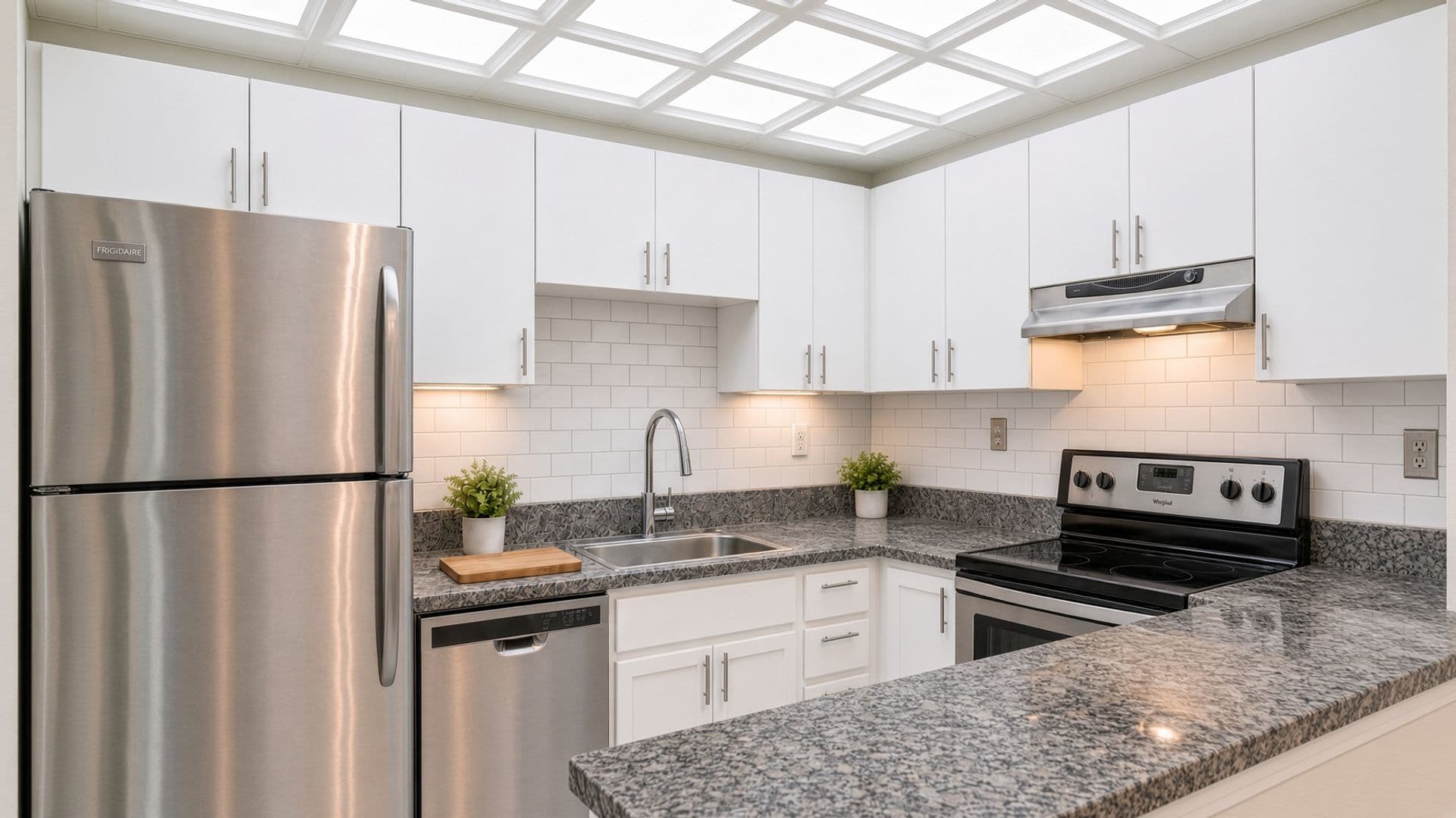 Memphis Apartment: 775 Melrose Street