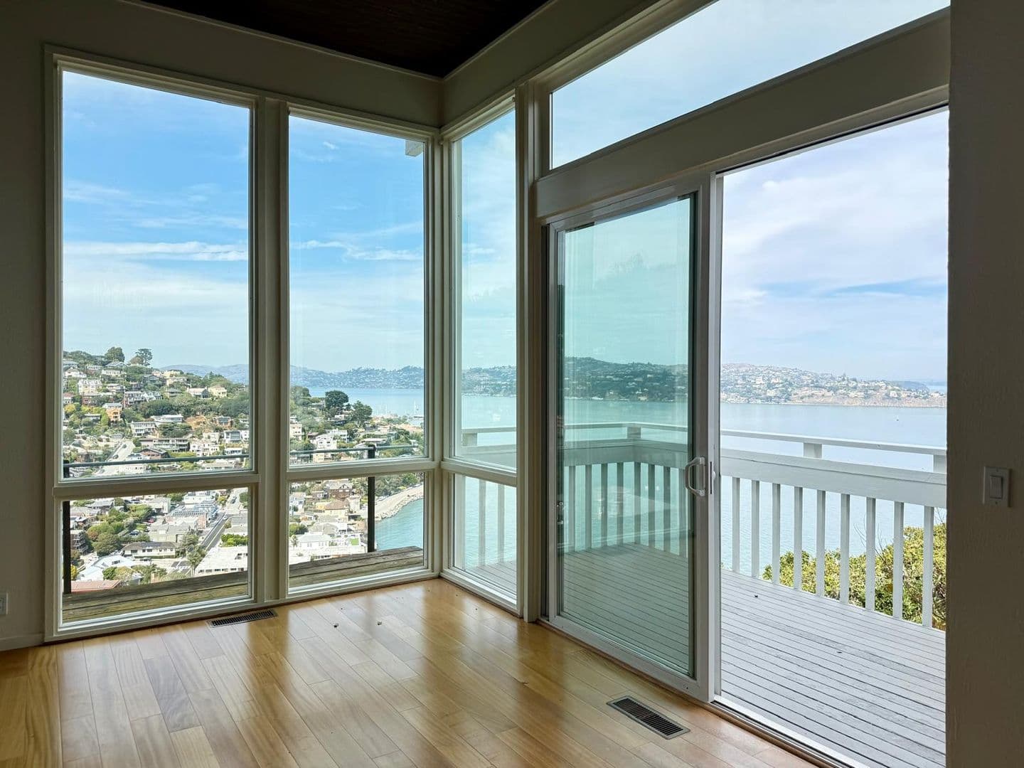 Sausalito Apartment: 215 & 217 Hi Vista Road