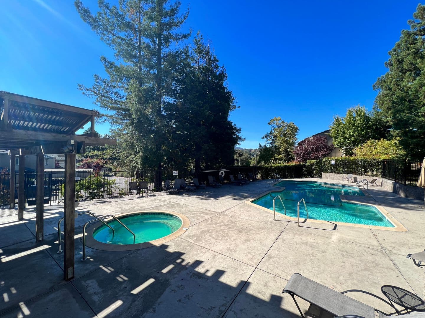 Novato Townhome: 17 Columbine Ln