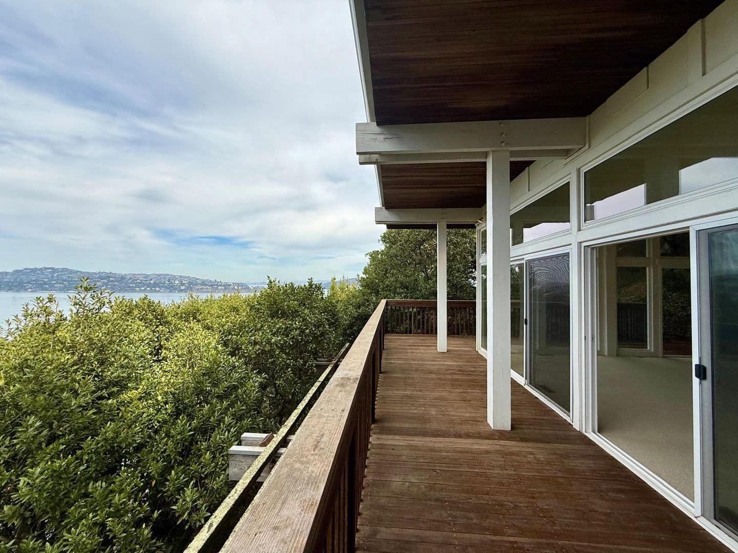 Sausalito Apartment: 215 & 217 Hi Vista Road