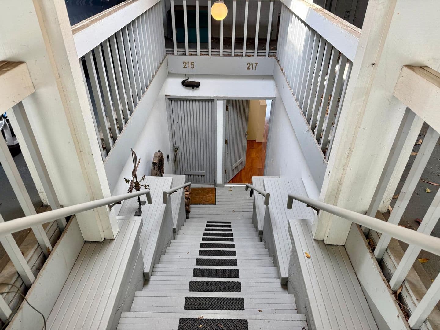 Sausalito Apartment: 215 & 217 Hi Vista Road