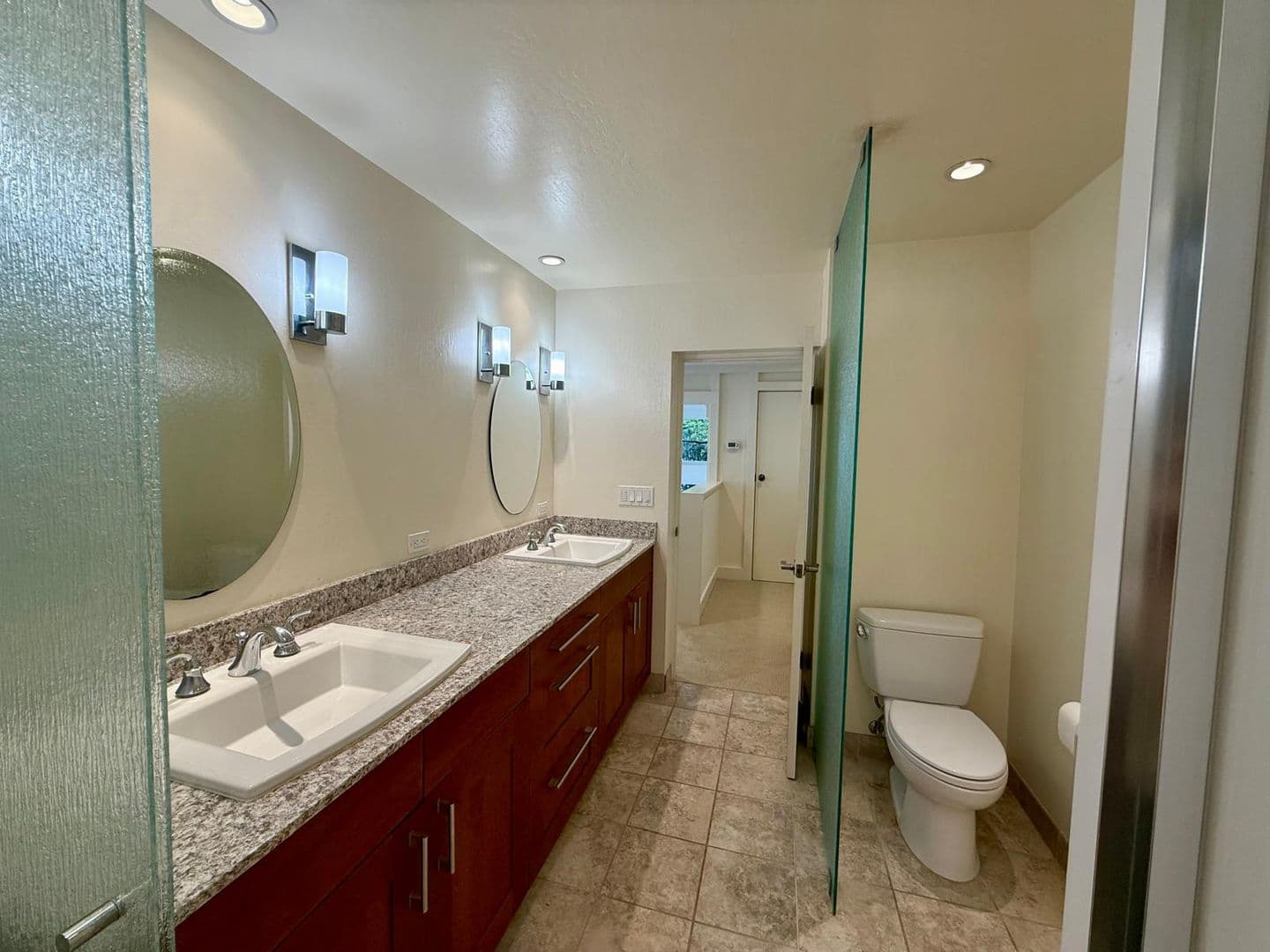 Sausalito Apartment: 215 & 217 Hi Vista Road