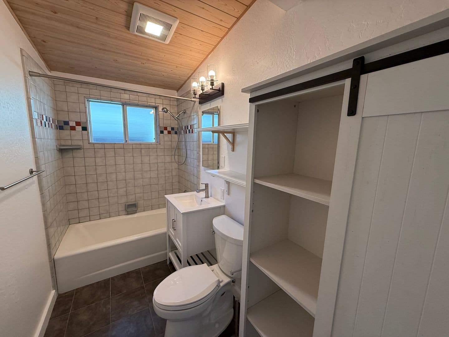 Corte Madera House: 21 Palm Avenue
