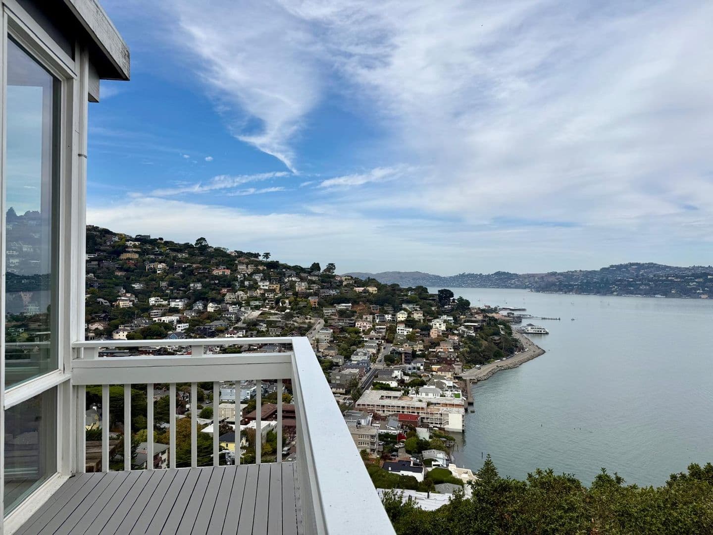 Sausalito Apartment: 215 & 217 Hi Vista Road